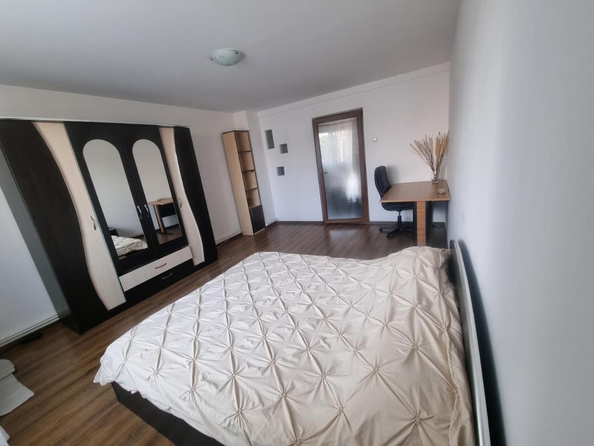 Apartament Central Piteşti Buitenkant foto
