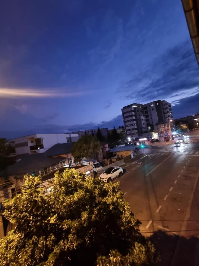 Apartament Central Piteşti Buitenkant foto